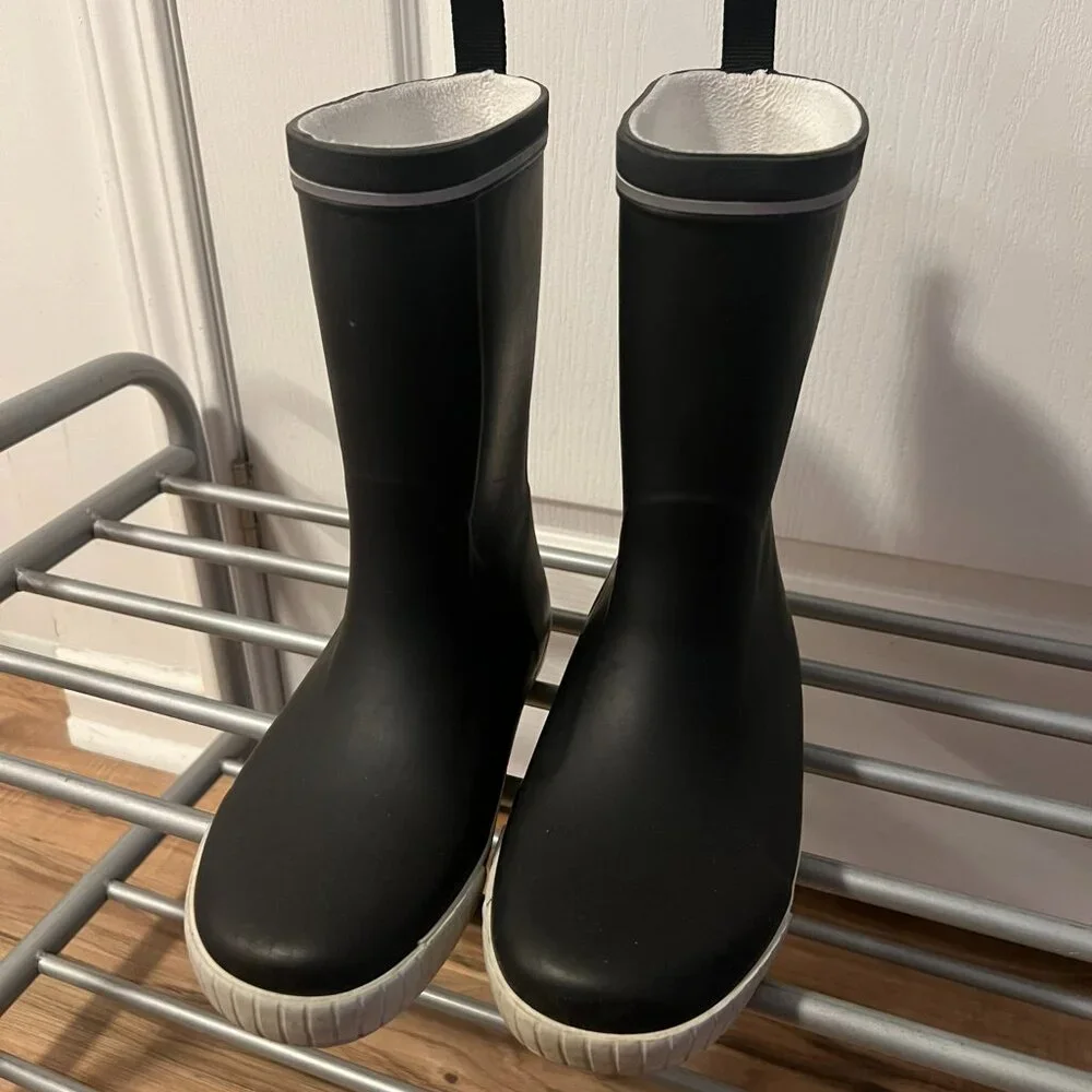 Tretorn Rain Boots Black Pull On Size 7 US 37 EU - Picture 6 of 7